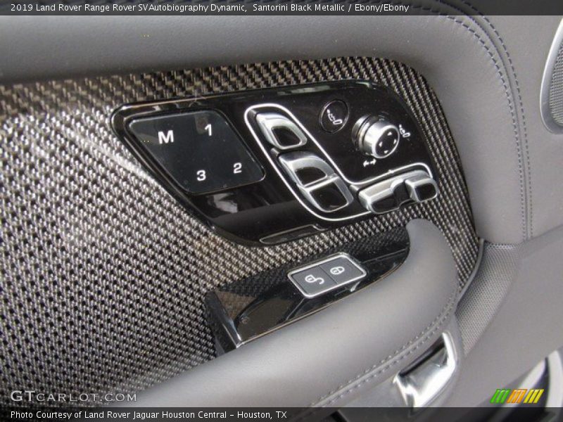 Controls of 2019 Range Rover SVAutobiography Dynamic