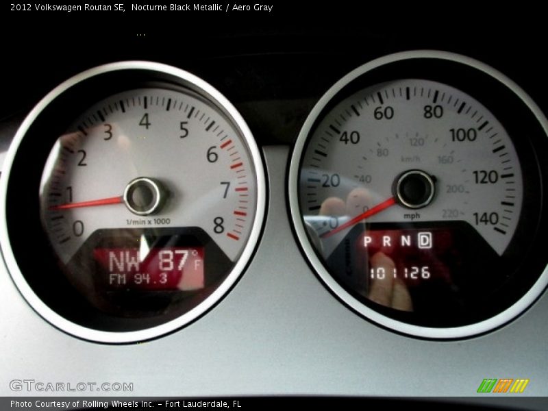 Nocturne Black Metallic / Aero Gray 2012 Volkswagen Routan SE