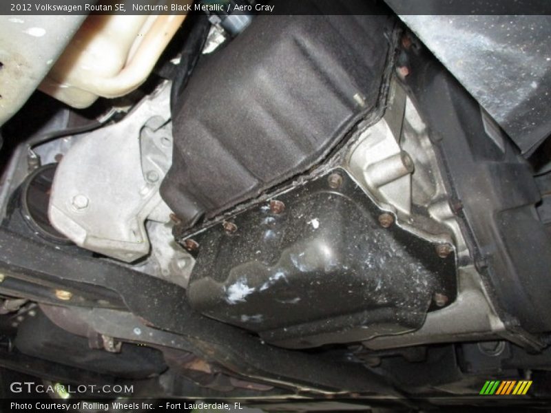 Nocturne Black Metallic / Aero Gray 2012 Volkswagen Routan SE