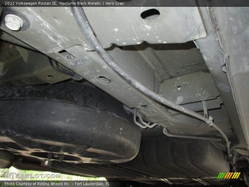 Nocturne Black Metallic / Aero Gray 2012 Volkswagen Routan SE