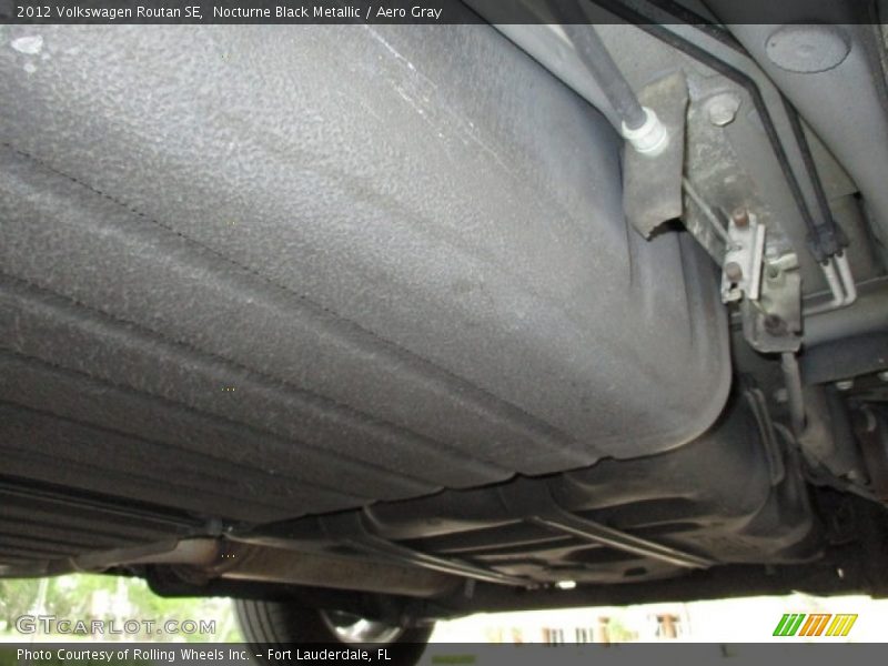 Nocturne Black Metallic / Aero Gray 2012 Volkswagen Routan SE