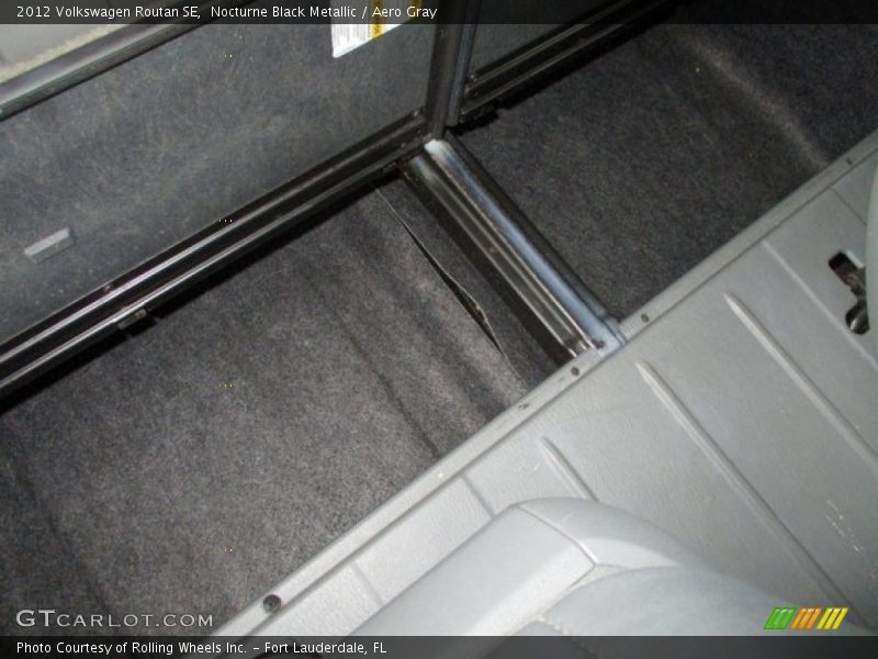 Nocturne Black Metallic / Aero Gray 2012 Volkswagen Routan SE
