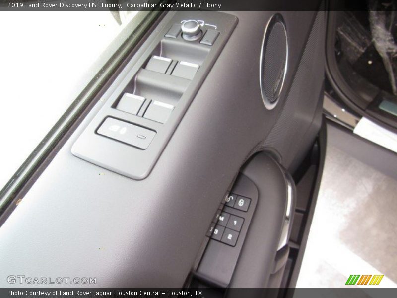 Carpathian Gray Metallic / Ebony 2019 Land Rover Discovery HSE Luxury