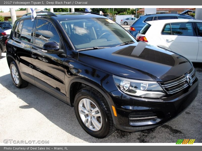 Deep Black Pearl / Charcoal 2017 Volkswagen Tiguan S