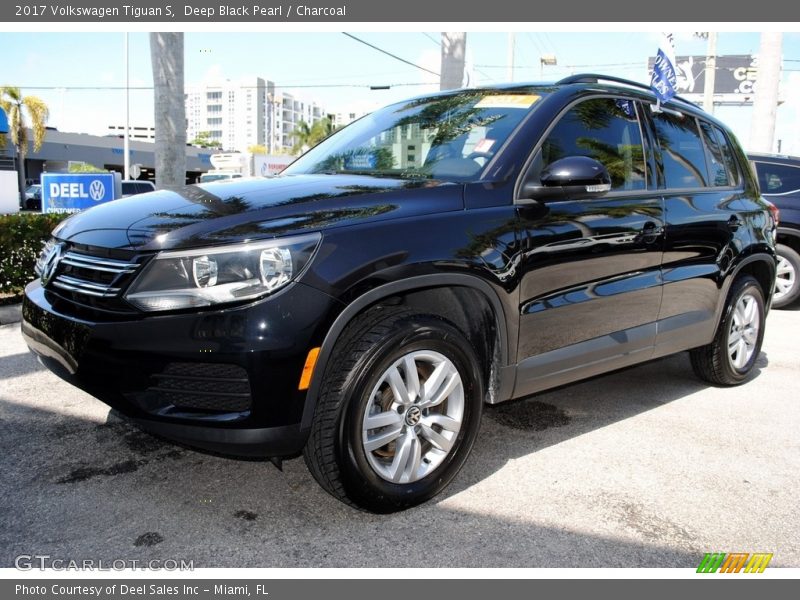 Deep Black Pearl / Charcoal 2017 Volkswagen Tiguan S