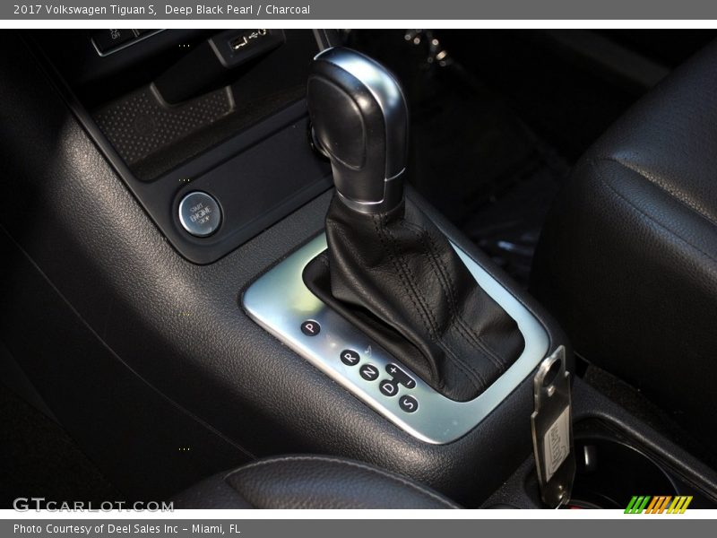 Deep Black Pearl / Charcoal 2017 Volkswagen Tiguan S