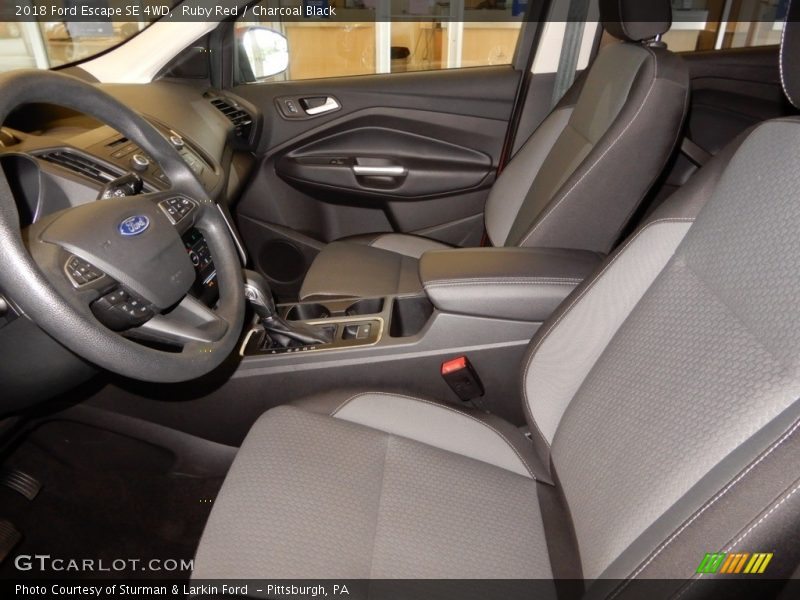 Ruby Red / Charcoal Black 2018 Ford Escape SE 4WD