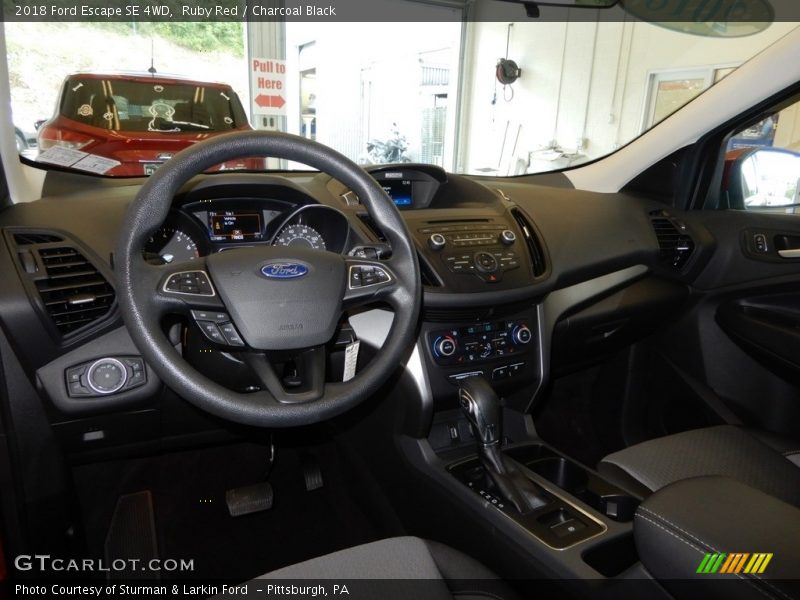 Ruby Red / Charcoal Black 2018 Ford Escape SE 4WD