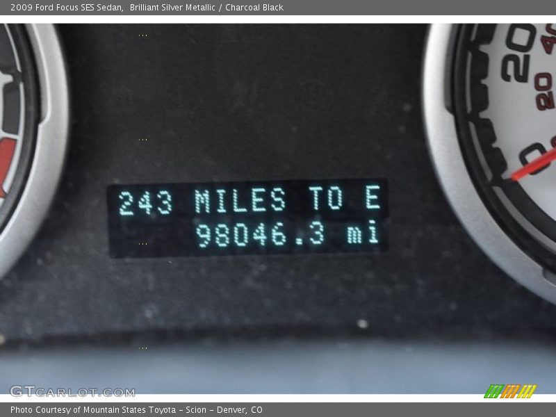 Brilliant Silver Metallic / Charcoal Black 2009 Ford Focus SES Sedan