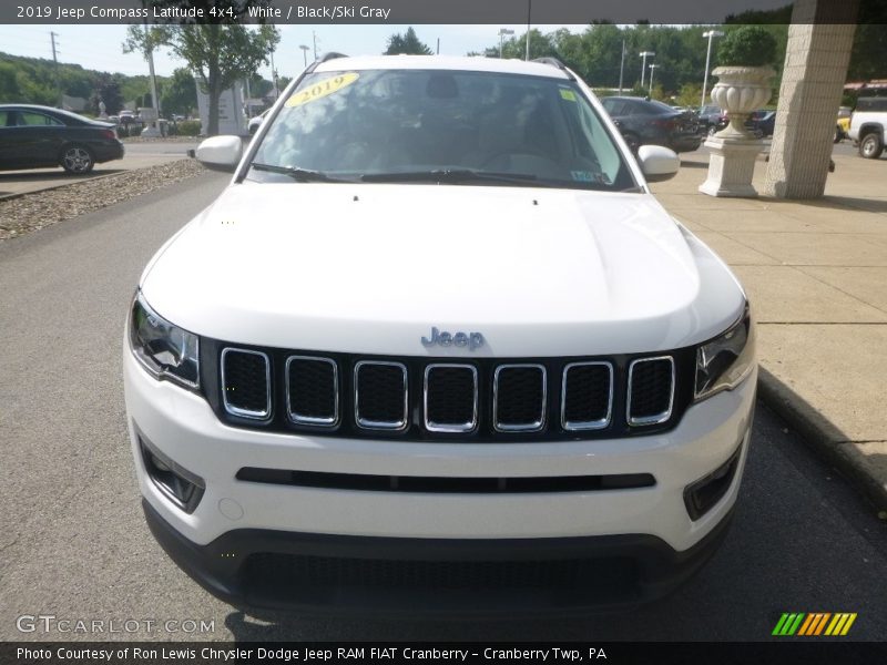 White / Black/Ski Gray 2019 Jeep Compass Latitude 4x4