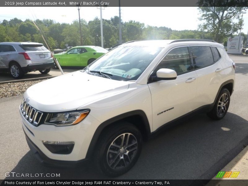 White / Black/Ski Gray 2019 Jeep Compass Latitude 4x4