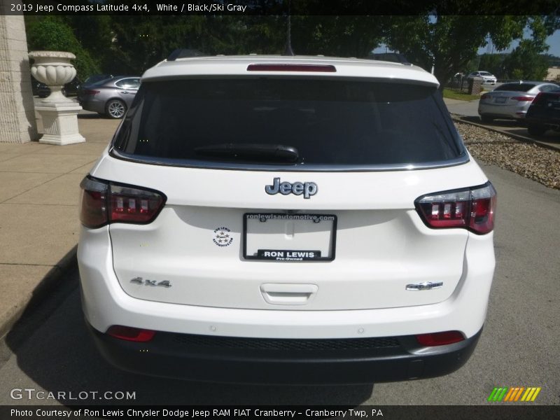 White / Black/Ski Gray 2019 Jeep Compass Latitude 4x4