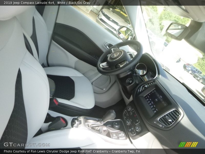 White / Black/Ski Gray 2019 Jeep Compass Latitude 4x4