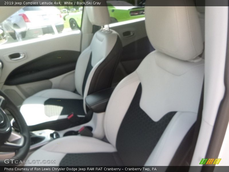 White / Black/Ski Gray 2019 Jeep Compass Latitude 4x4