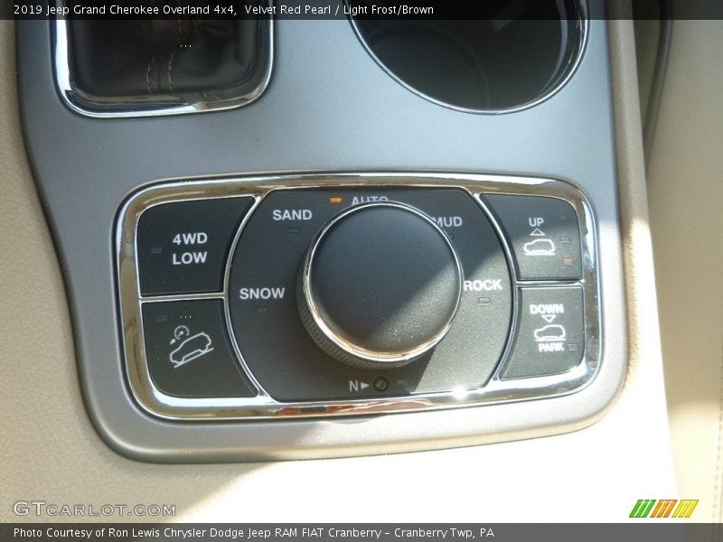 Velvet Red Pearl / Light Frost/Brown 2019 Jeep Grand Cherokee Overland 4x4