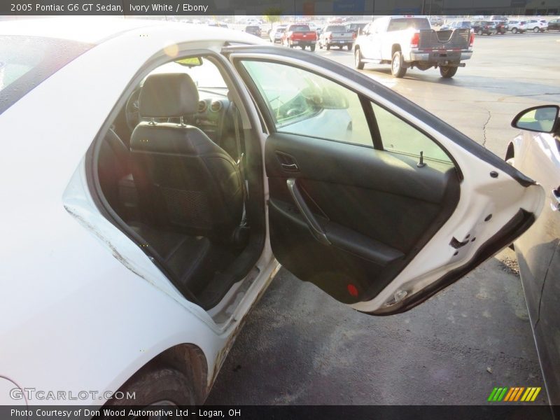 Ivory White / Ebony 2005 Pontiac G6 GT Sedan