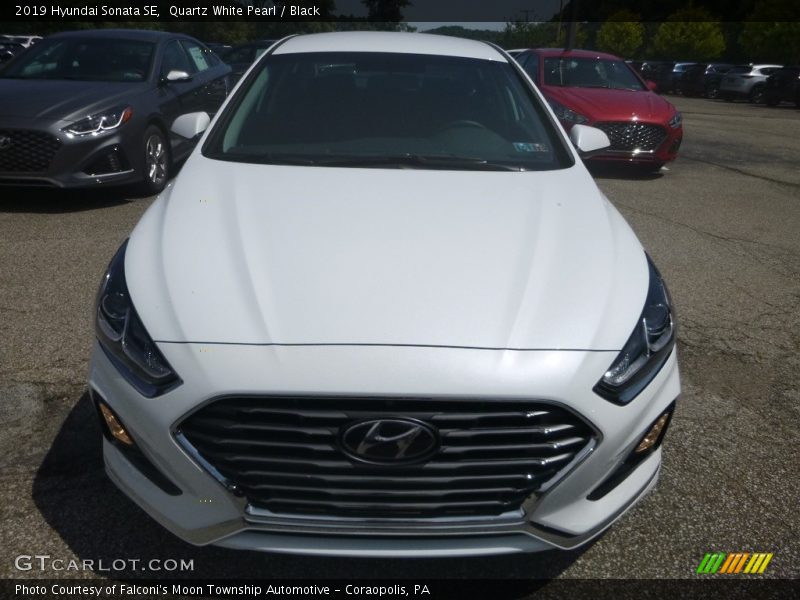 Quartz White Pearl / Black 2019 Hyundai Sonata SE