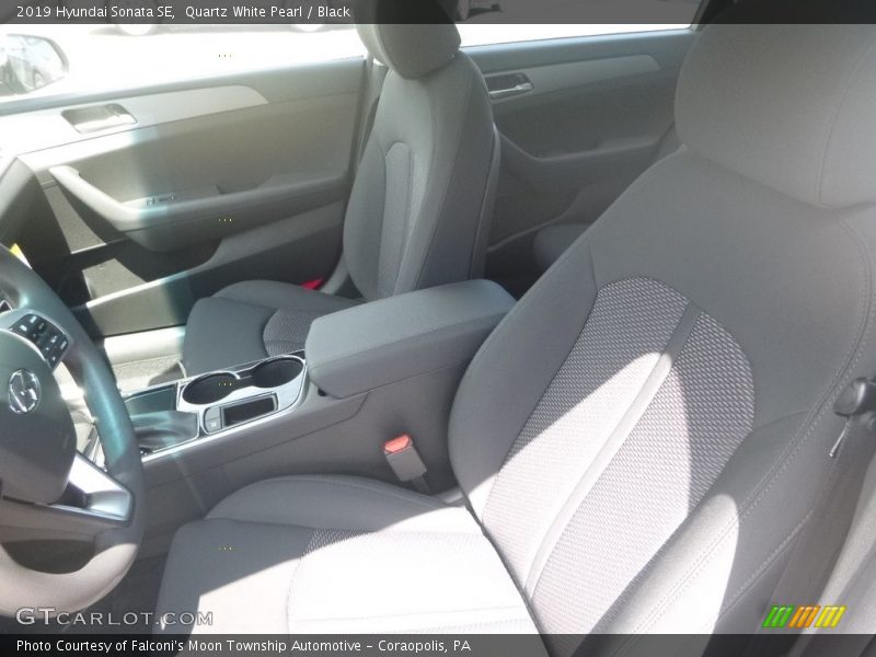 Quartz White Pearl / Black 2019 Hyundai Sonata SE