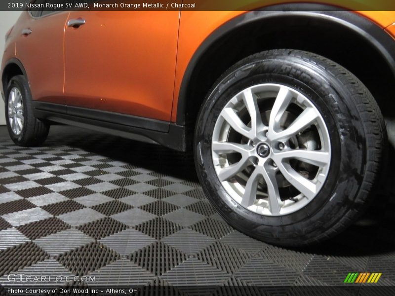 Monarch Orange Metallic / Charcoal 2019 Nissan Rogue SV AWD