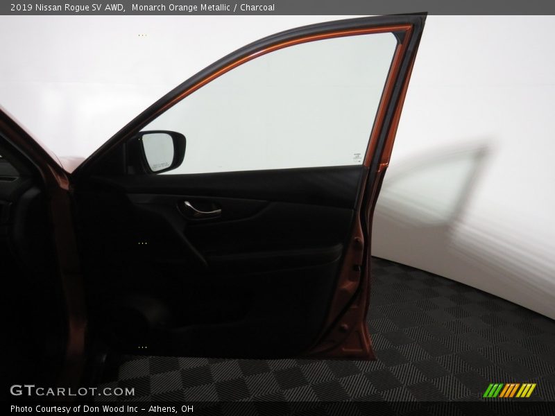 Monarch Orange Metallic / Charcoal 2019 Nissan Rogue SV AWD