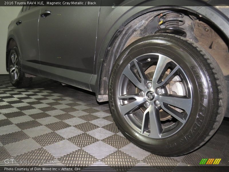 Magnetic Gray Metallic / Black 2016 Toyota RAV4 XLE