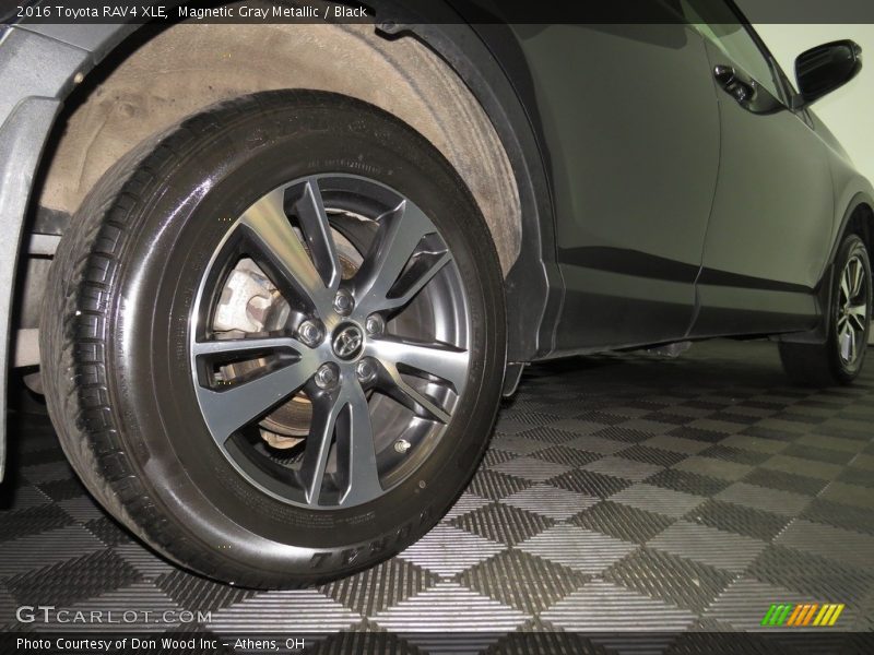 Magnetic Gray Metallic / Black 2016 Toyota RAV4 XLE
