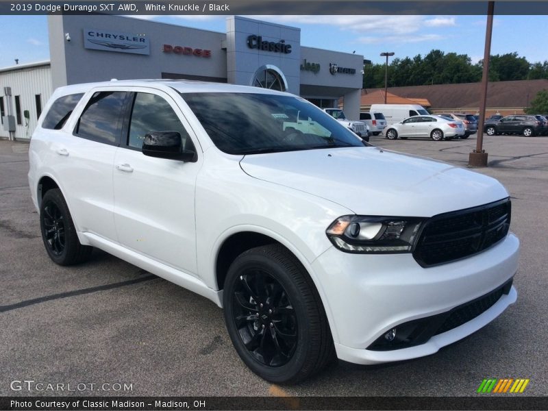 Front 3/4 View of 2019 Durango SXT AWD