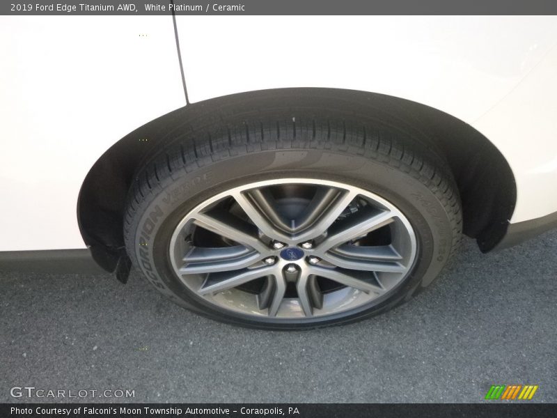 White Platinum / Ceramic 2019 Ford Edge Titanium AWD