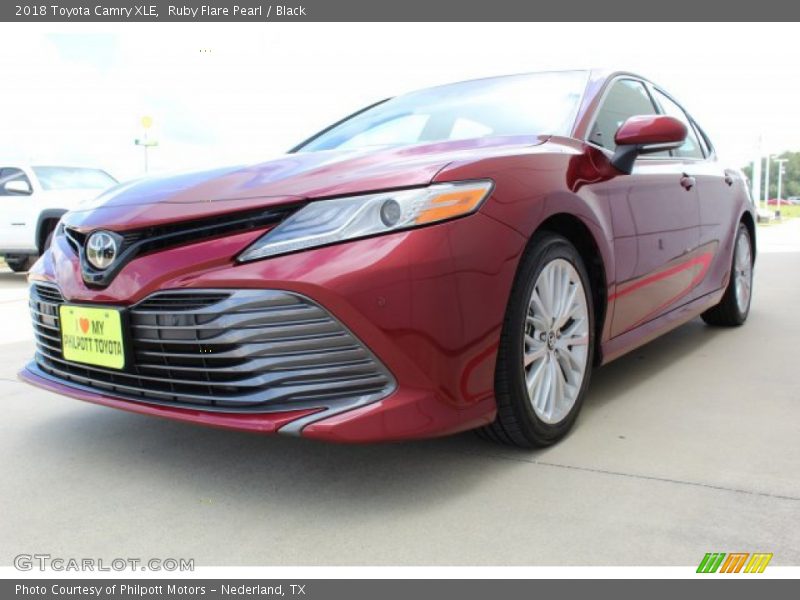 Ruby Flare Pearl / Black 2018 Toyota Camry XLE