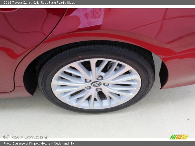 Ruby Flare Pearl / Black 2018 Toyota Camry XLE