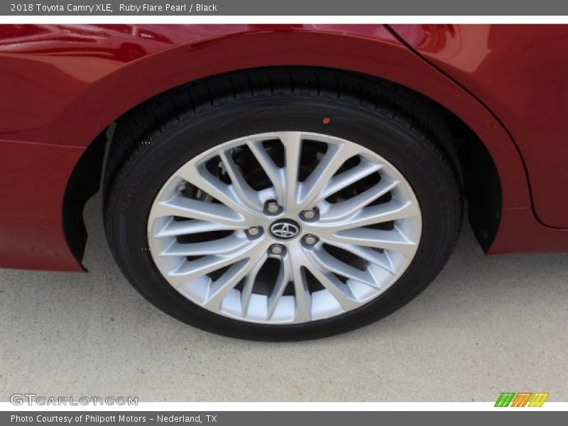 Ruby Flare Pearl / Black 2018 Toyota Camry XLE