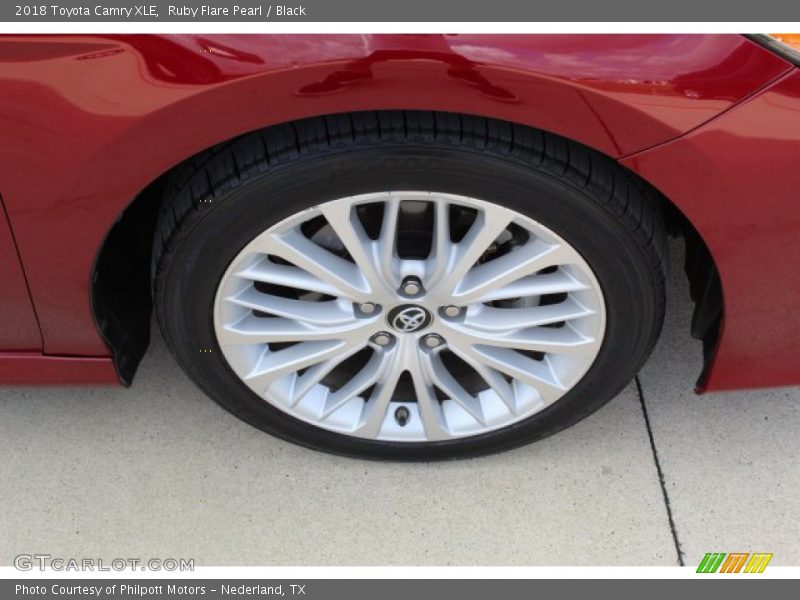 Ruby Flare Pearl / Black 2018 Toyota Camry XLE