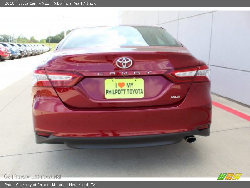 Ruby Flare Pearl / Black 2018 Toyota Camry XLE