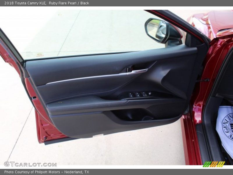 Ruby Flare Pearl / Black 2018 Toyota Camry XLE