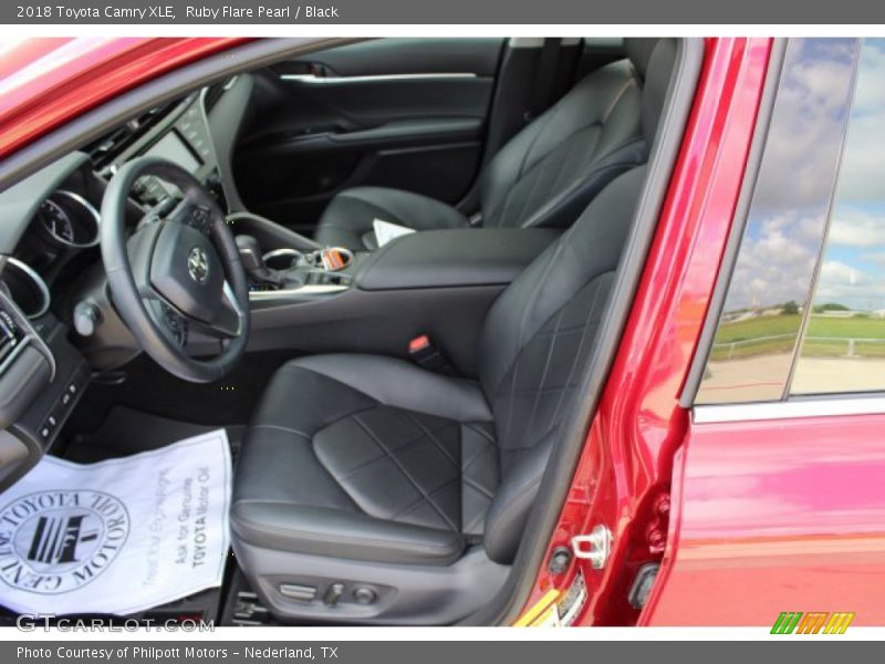 Ruby Flare Pearl / Black 2018 Toyota Camry XLE