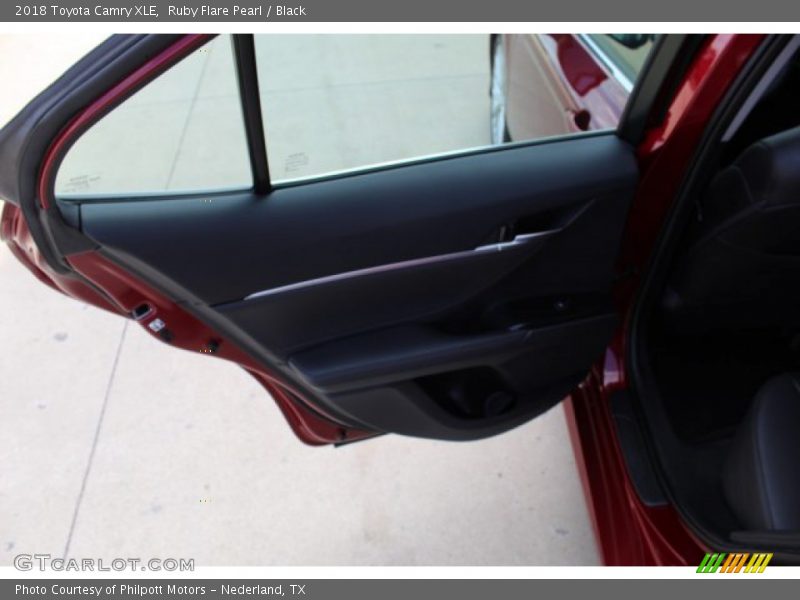 Ruby Flare Pearl / Black 2018 Toyota Camry XLE