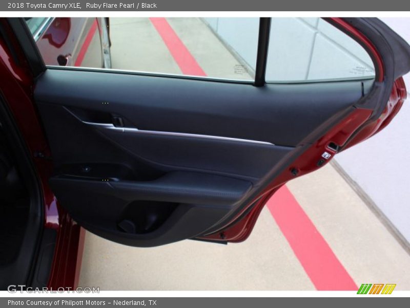 Ruby Flare Pearl / Black 2018 Toyota Camry XLE