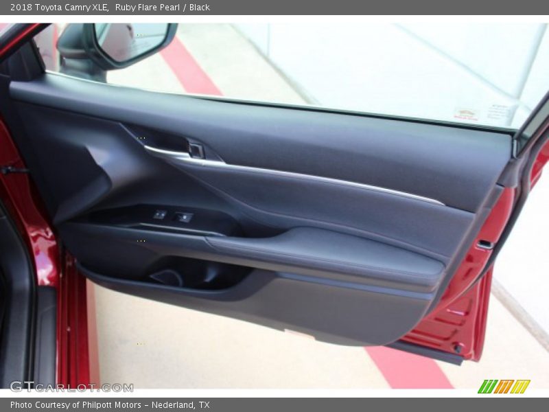 Ruby Flare Pearl / Black 2018 Toyota Camry XLE