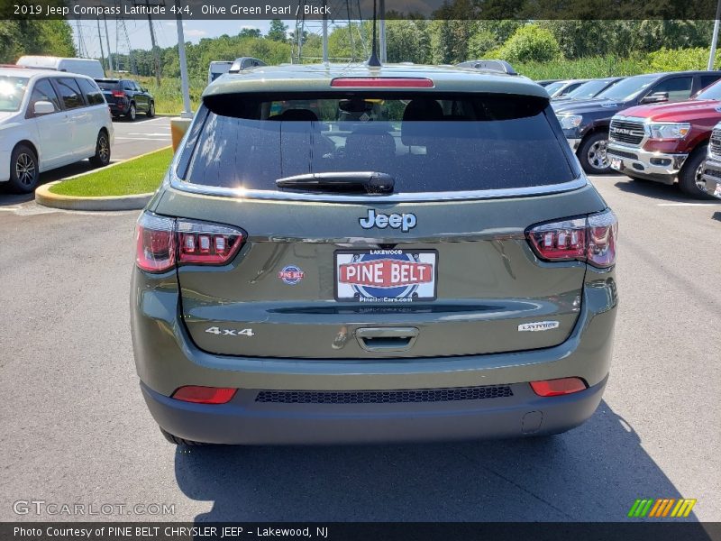 Olive Green Pearl / Black 2019 Jeep Compass Latitude 4x4