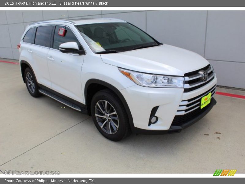 Blizzard Pearl White / Black 2019 Toyota Highlander XLE