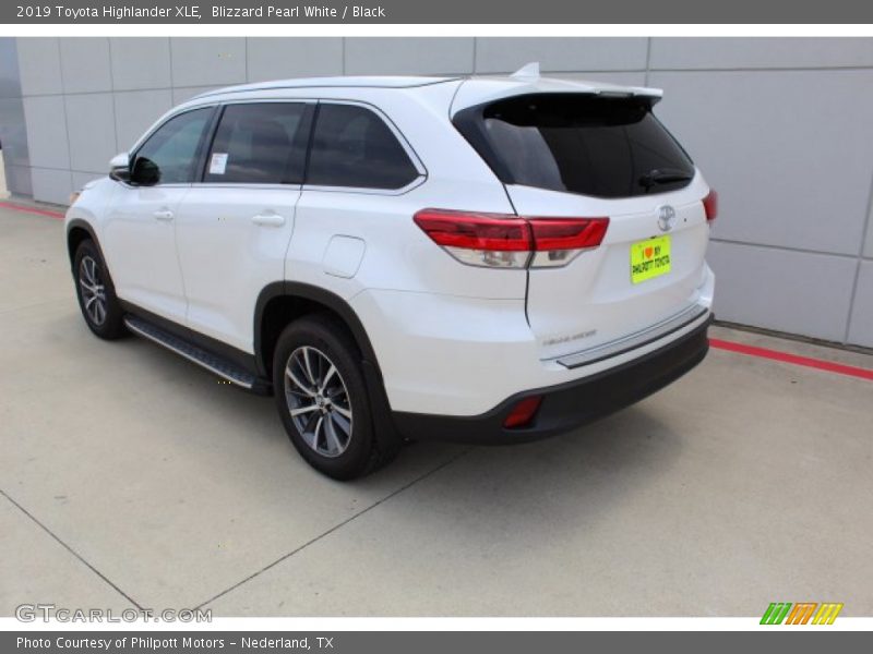 Blizzard Pearl White / Black 2019 Toyota Highlander XLE