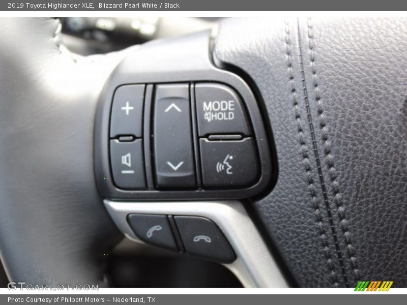 Blizzard Pearl White / Black 2019 Toyota Highlander XLE