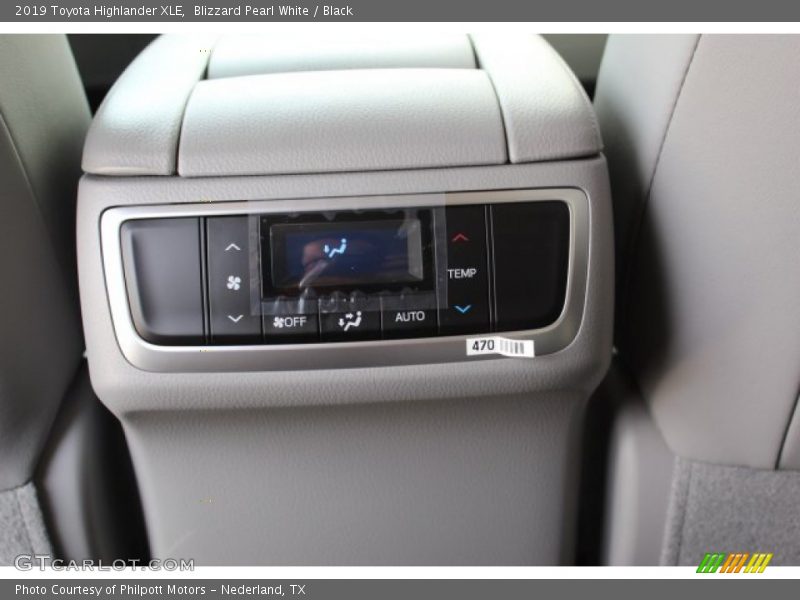Blizzard Pearl White / Black 2019 Toyota Highlander XLE