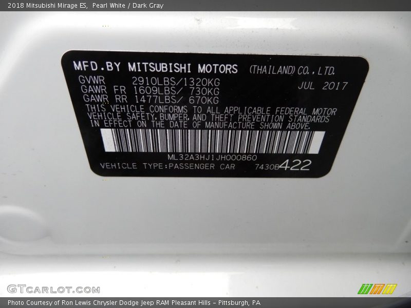 Pearl White / Dark Gray 2018 Mitsubishi Mirage ES