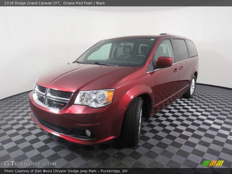 Octane Red Pearl / Black 2018 Dodge Grand Caravan SXT