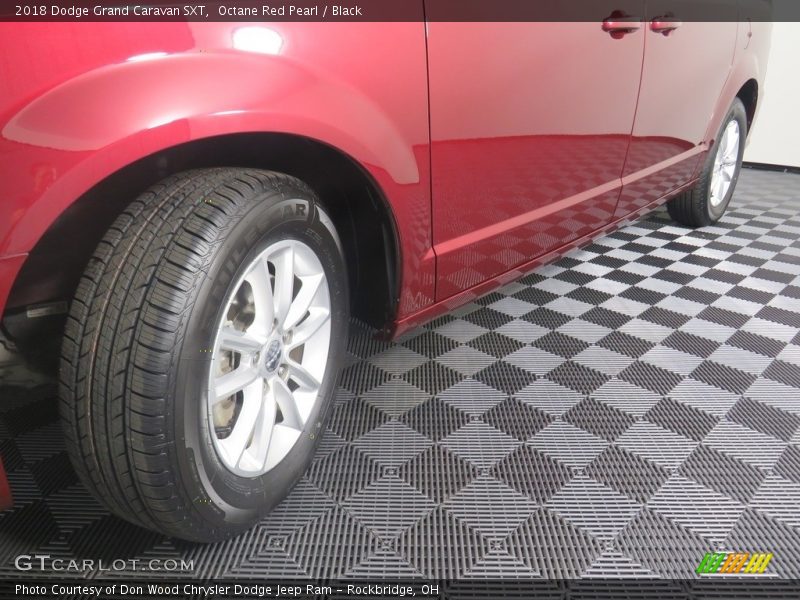 Octane Red Pearl / Black 2018 Dodge Grand Caravan SXT