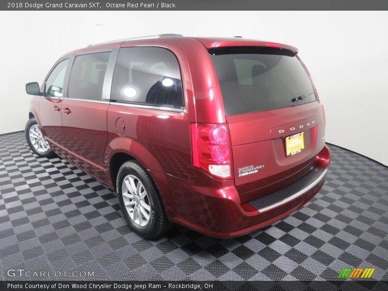 Octane Red Pearl / Black 2018 Dodge Grand Caravan SXT