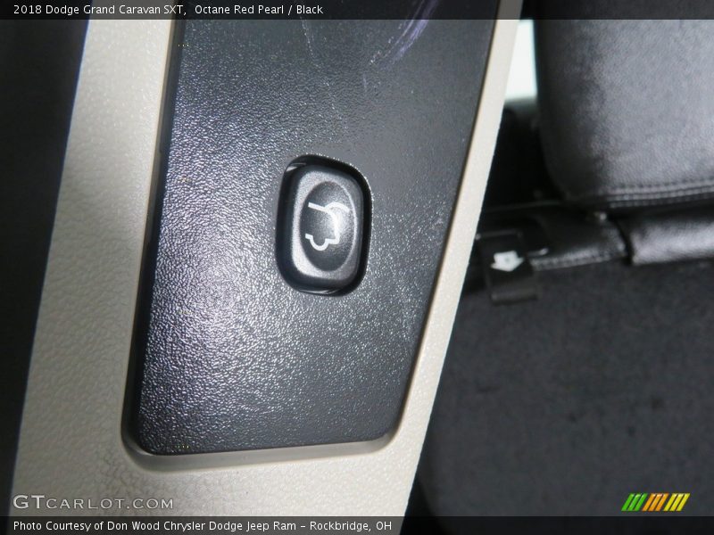 Octane Red Pearl / Black 2018 Dodge Grand Caravan SXT