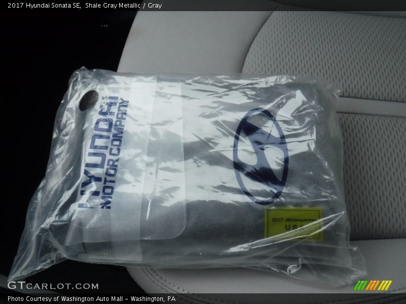 Shale Gray Metallic / Gray 2017 Hyundai Sonata SE