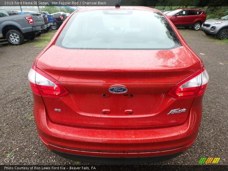 Hot Pepper Red / Charcoal Black 2019 Ford Fiesta SE Sedan